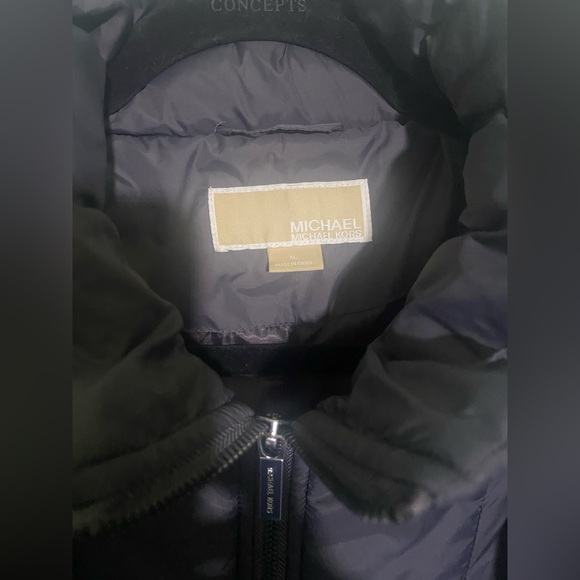 Michael Kors Black Down Puffer Jacket with Fur Trim - Picture 5 of 14